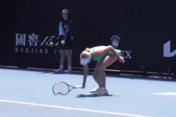 Thể thao - "Sharapova mới" đập nát vợt, đối thủ nhặt lên tặng fan ở Australian Open