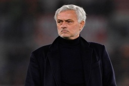 Bóng đá - Tỷ lệ Mourinho đến Newcastle cao nhất, fan MU muốn "Người đặc biệt" trở lại