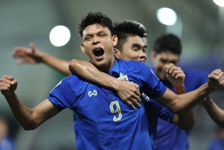 Báo Thái Lan tự hào đội nhà làm tốt hơn ĐT Việt Nam ở Asian Cup, CĐV châu Á chúc mừng