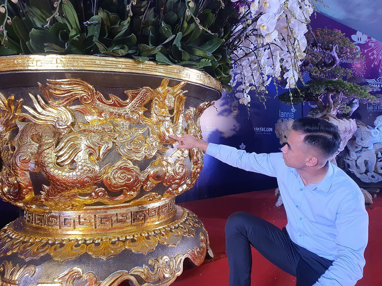 Chậu lan hồ điệp dát vàng đắt nhất Việt Nam, chủ nhân “hét giá” 3,86 tỷ đồng - 4