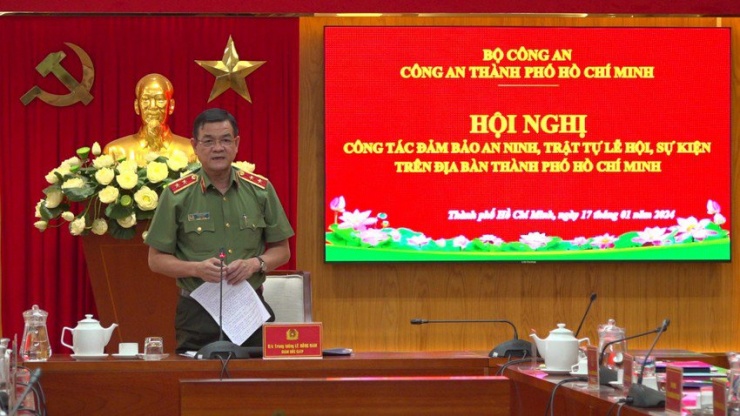 Trung tướng Lê Hồng Nam, Giám đốc Công an TP.HCM chủ trì hội nghị. Ảnh: BT