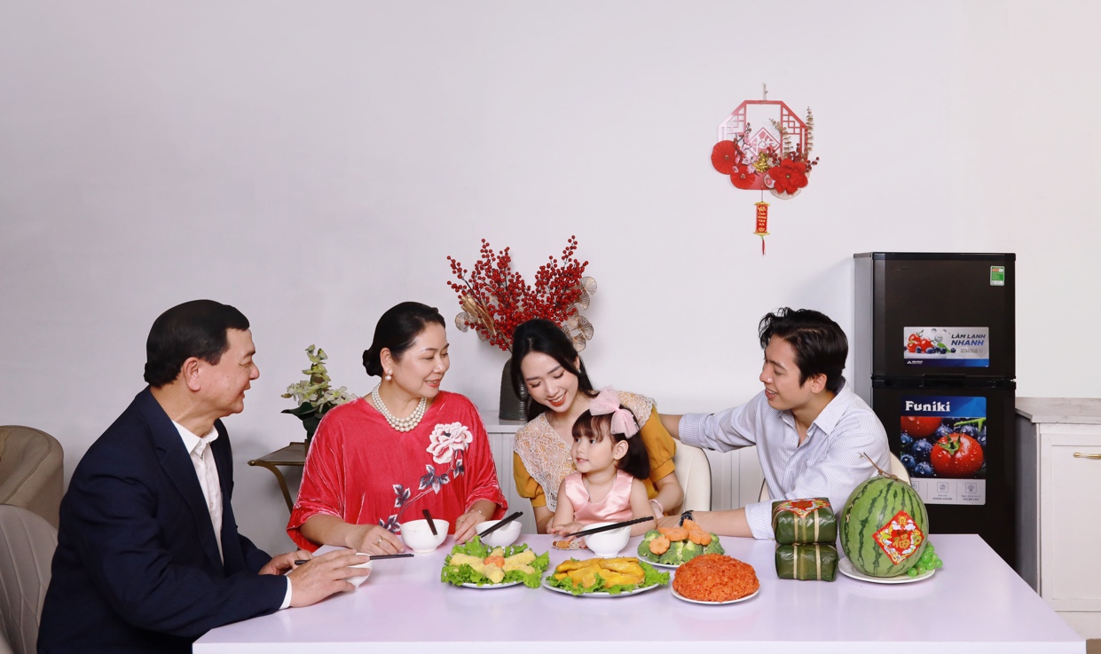 Đầy đủ tính năng bảo quản thực phẩm tươi ngon mà vẫn tiết kiệm điện, tủ lạnh Funiki có mức giá dễ chịu chỉ từ 3 triệu đồng.