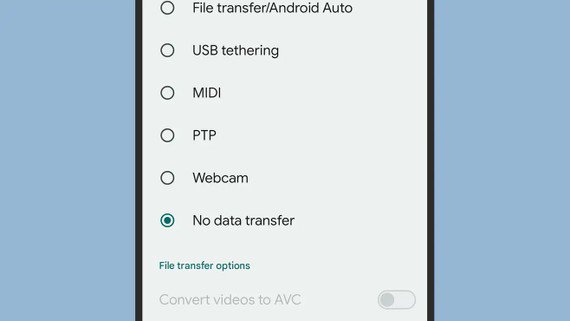 Android 14 cung cấp tùy chọn biến điện thoại thành webcam. Ảnh: Android