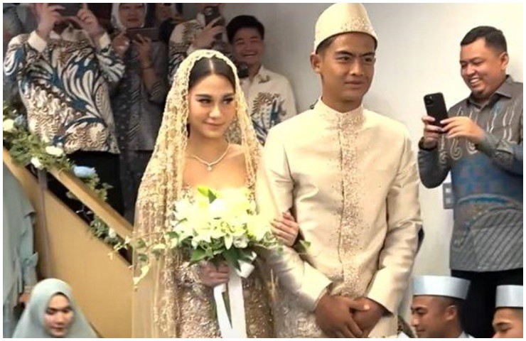 Anh đã kết hôn với người bạn gái xinh đẹp Nurul Azizah Rosiade vào năm 2023.
