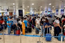 Hành khách chuyển hướng “xuất ngoại”, đổi lịch trình về quê vì nhiều chặng bay đắt đỏ “cháy” vé