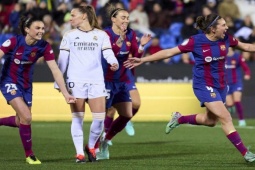 Bóng đá - Tin mới nhất bóng đá tối 18/1: Hai cầu thủ AS Roma "ăn mừng" sau Mourinho bị sa thải