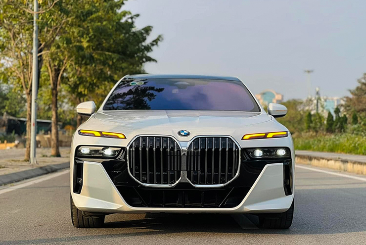BMW 7-Series thế hệ mới lên sàn xe cũ chịu lỗ hơn 600 triệu đồng - 4