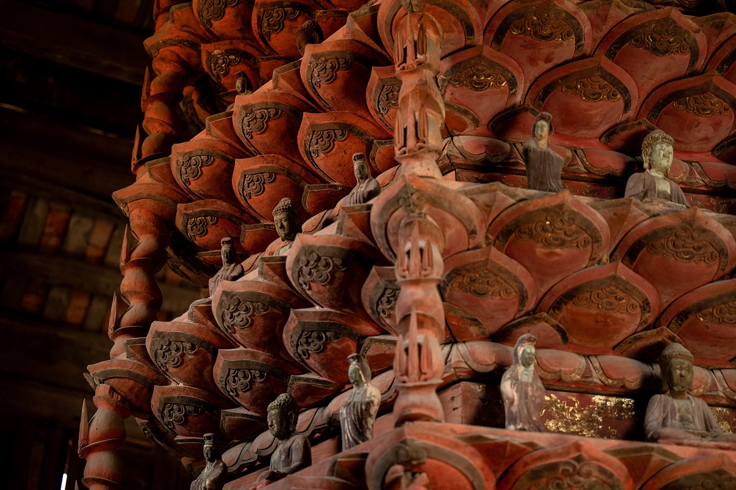Theo trụ trì chùa Giám, tòa Cửu phẩm liên hoa được xác định đã trên 300 năm tuổi và được Chính phủ công nhận là bảo vật quốc gia năm 2015.