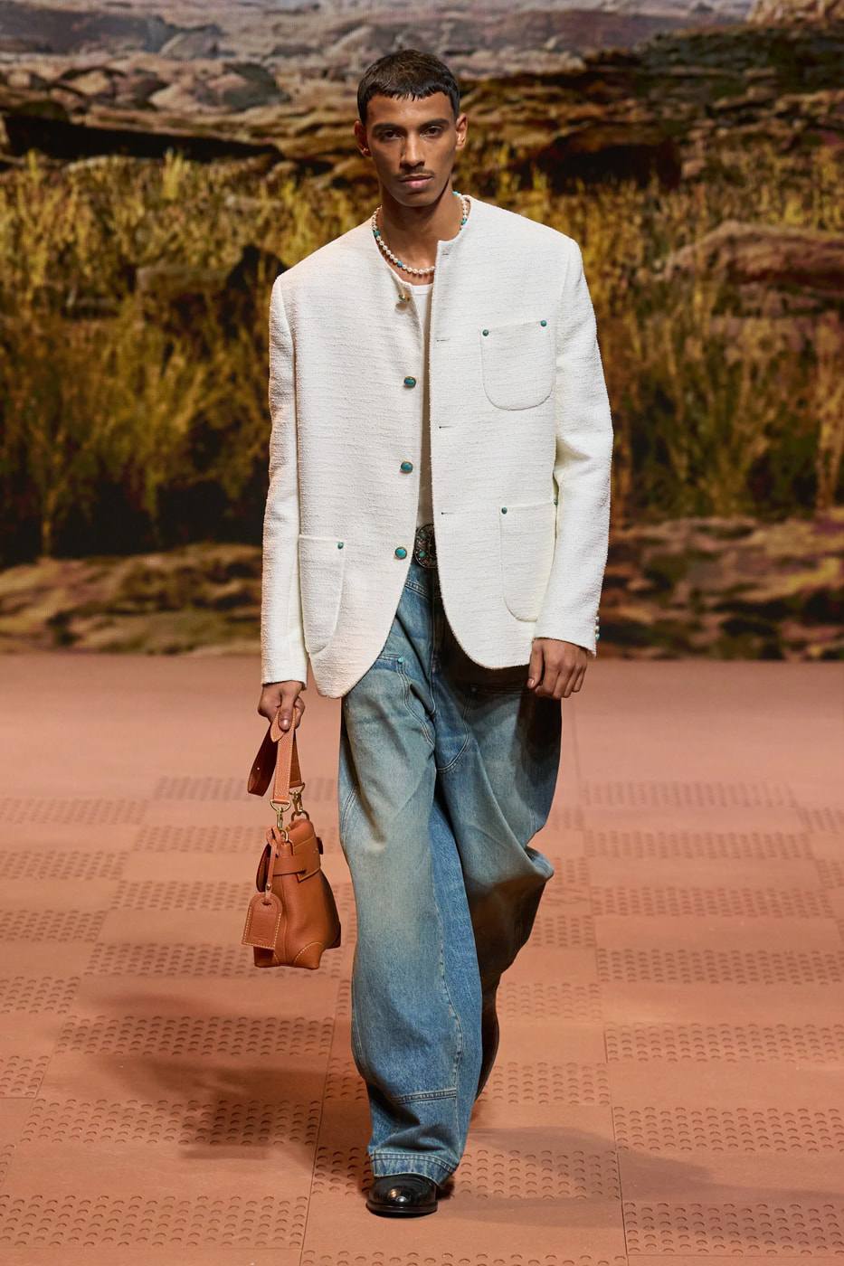 Bộ sưu tập Louis Vuitton Thu Đông 2024 của Pharrell ấn tượng với sự xa hoa, tinh tế - 13