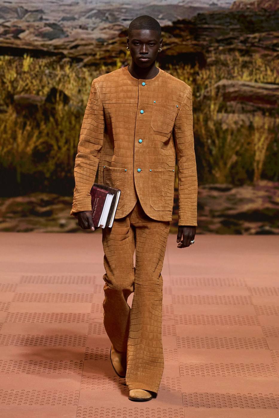 Bộ sưu tập Louis Vuitton Thu Đông 2024 của Pharrell ấn tượng với sự xa hoa, tinh tế - 11
