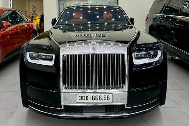 Siêu phẩm Rolls-Royce Phantom VIII nhập tư nhân đeo biển số khủng - 1
