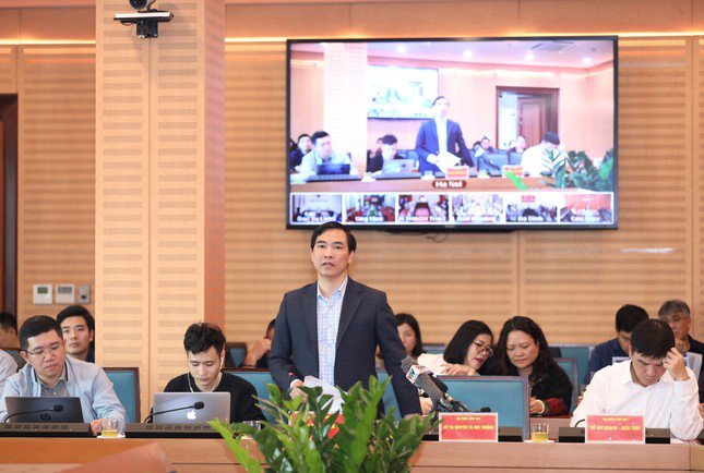 Phó Giám đốc Sở Giao thông Vận tải Hà Nội Trần Hữu Bảo tại buổi họp báo
