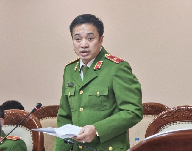 Thiếu tướng Mai Hoàng - Phó giám đốc C.A TP.HCM phát biểu tại hội nghị