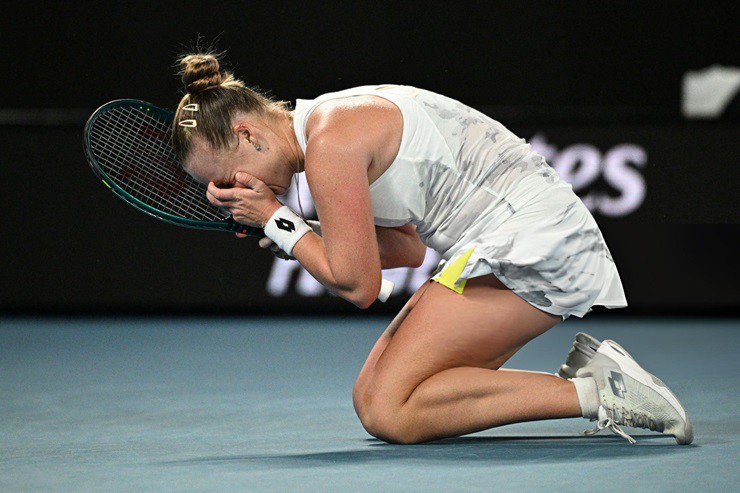 Blinkova ăn mừng cảm xúc sau loạt tie-break điên rồ