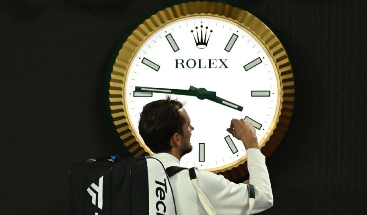 "Điên rồ" Medvedev xong trận lúc 4h sáng, tennis mang tiếng vì Australian Open - 1