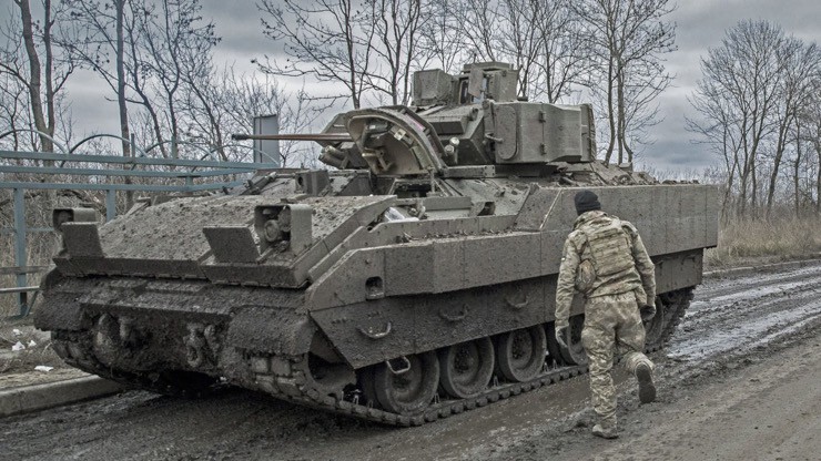 Xe bọc thép Bradley do Mỹ cung cấp được Ukraine sử dụng rộng rãi kể từ cuộc phản công giai đoạn mùa hè năm 2023.