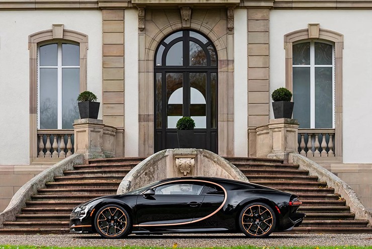 Siêu xe Bugatti Chiron cuối cùng xuất xưởng - 3