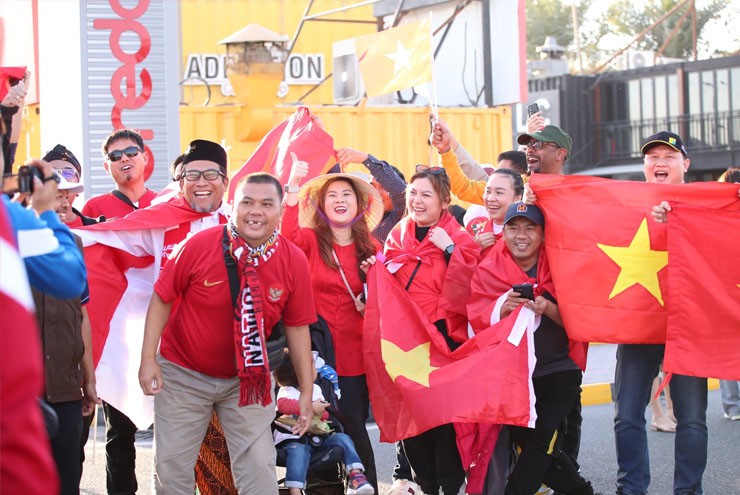 Các CĐV Việt Nam cũng như Indonesia đã có mặt ở sân từ sớm để cổ vũ cho đội nhà.