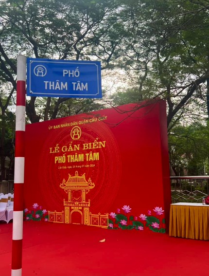 Hà Nội gắn biển tên phố Thâm Tâm