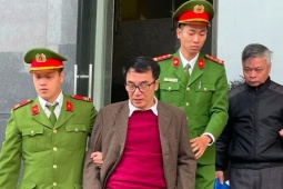 Cựu cục phó Trần Hùng kêu oan vụ "bảo kê" sách giáo khoa giả