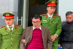 Tin tức trong ngày - Cựu cục phó Trần Hùng kêu oan vụ "bảo kê" sách giáo khoa giả