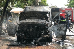 Tin tức trong ngày - Mới mua lại được vài tháng, ô tô cháy trơ khung