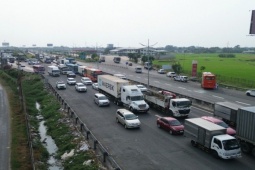 Tin tức trong ngày - Cao tốc TP.HCM - Trung Lương kẹt xe nghiêm trọng sau 2 vụ tai nạn liên hoàn