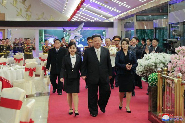 Gia đình ông Kim Jong-un tại một sự kiện ở Bình Nhưỡng hồi tháng 2-2023. Ảnh: KCNA