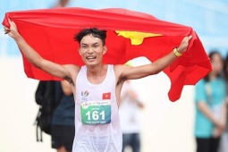 Hoàng Nguyên Thanh đi vào lịch sử marathon VN, vượt xa HCV SEA Games 32