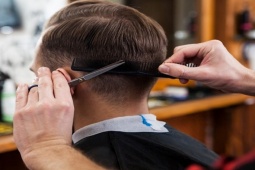 Bạn trẻ - Cuộc sống - Cắt tóc ăn Tết, người đàn ông suýt bỏ mạng chỉ vì cãi nhau với thợ cắt tóc