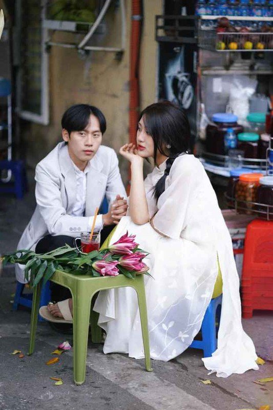 "Bà hàng xóm hot nhất TikTok" cưới vợ, nhan sắc cô dâu gây chú ý - 5