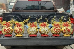 Thị trường - Tiêu dùng - Trang trí cho trái dừa kiểu này, người đàn ông ngày bán hơn 200 quả