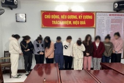 Pháp luật - 12 nam nữ "bay lắc" trong quán karaoke ở thôn quê