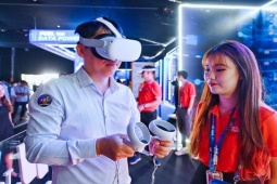 Công nghệ thông tin - Kiếm hơn 52.000 tỷ trong năm 2023, "ông lớn" công nghệ FPT đã làm những gì?