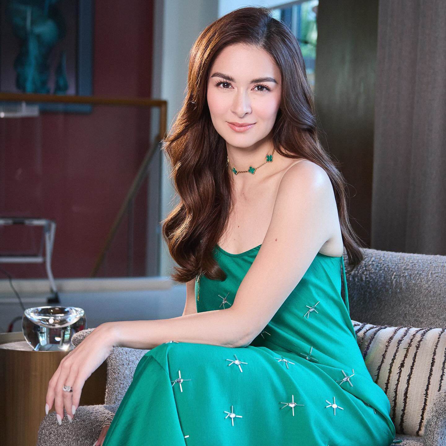 "Người đàn bà đẹp nhất Philippines" không còn lộ vòng 2 "màu mỡ" vì váy lụa - 3