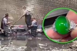 Thế giới - Trung Quốc: Hàng trăm người "nín thở" dõi theo cuộc "mò" nhẫn phỉ thuý 3,4 tỷ đồng