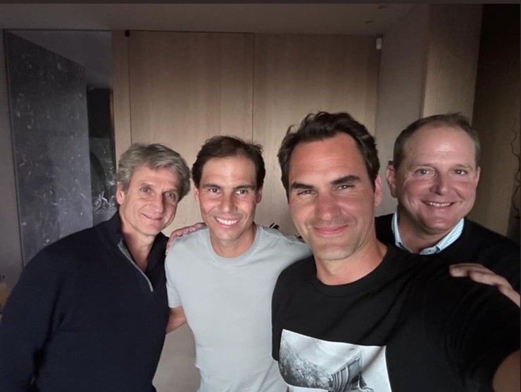 Federer chụp cùng Nadal và 2 người đại diện