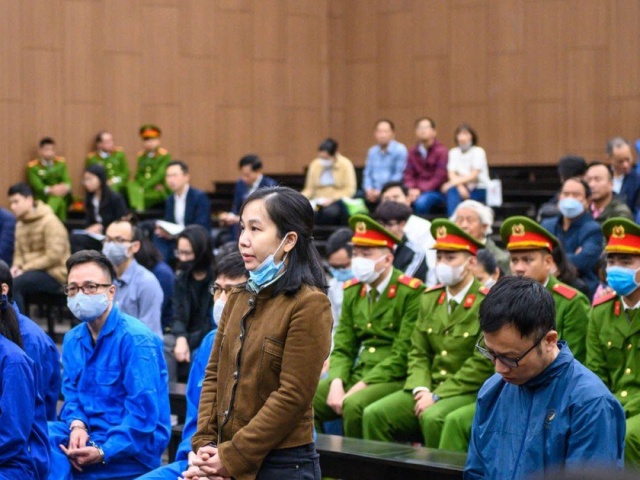 Tin tức trong ngày - 3 bị cáo xin hoãn phiên phúc thẩm vụ 'siêu lừa' Hà Thành chiếm đoạt 433 tỉ đồng