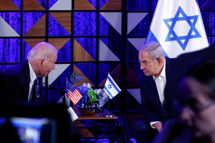 Thủ tướng Israel Benjamin Netanyahu (phải) và Tổng thống Mỹ Joe Biden trong cuộc gặp hồi tháng 10-2023 tại Israel. Ảnh: REUTERS