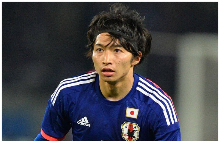 Gaku Shibasaki là tiền vệ nổi tiếng người Nhật Bản. Dù kém sắc nhưng anh là cầu thủ tài năng. 
