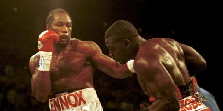 2. Lennox Lewis (Mỹ), thành tích 41 thắng, 2 thua, 1 hòa, 32 lần knock-out đối thủ