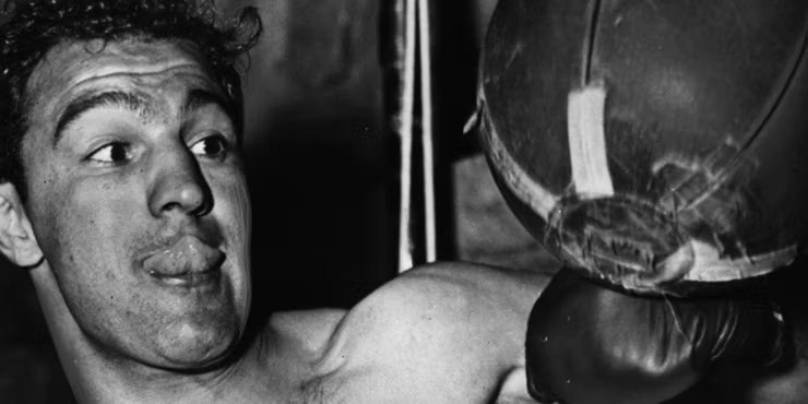 3. Rocky Marciano (Mỹ), 49 thắng, 43 lần knock-out đối thủ
