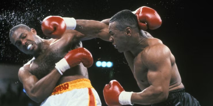 9. Mike Tyson (Mỹ) thành tích 50 thắng, 6 thua, 44 knock-out đối thủ