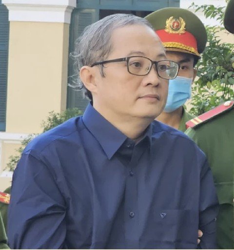  Cựu Giám đốc Bệnh viện Thủ Đức Nguyễn Minh Quân trong phiên tòa sơ thẩm vào tháng  12/2024 