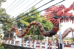 Tin tức trong ngày - Độc đáo cặp rồng gốm sứ tại làng nghề hàng trăm tuổi ở Bình Dương