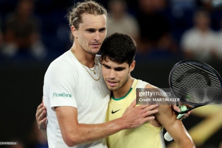 Video tennis Alcaraz - Zverev: Choáng tỷ số 6-1 set 1, kết cục thảm hại (Australian Open)