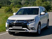 Tin tức ô tô - Giá xe Mitsubishi Outlander lăn bánh tháng 1/2024, giảm 50% LPTB