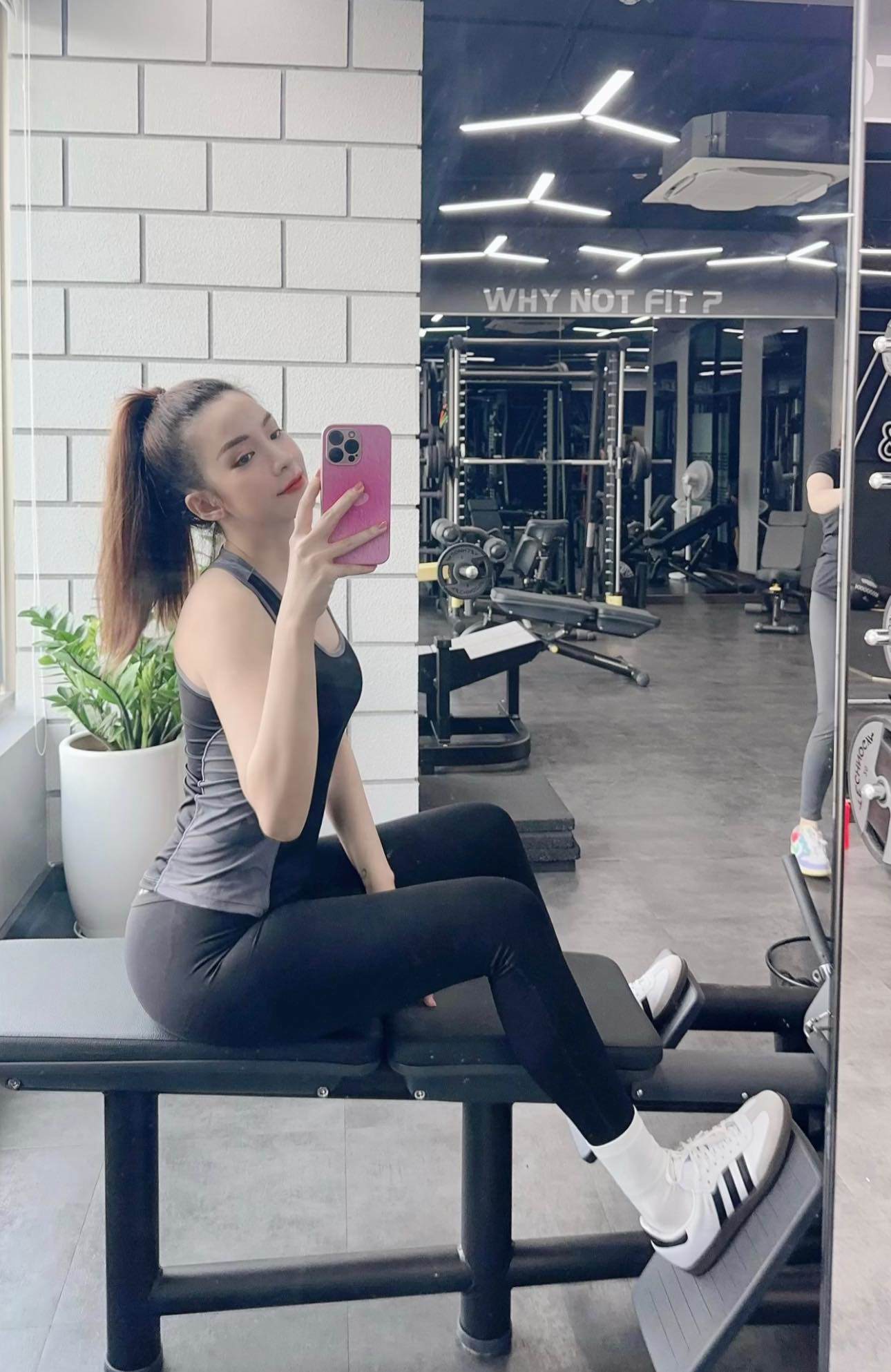 Nữ MC quê miền Tây chăm tập gym, ăn kiêng để có body nuột nà - 6