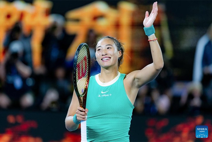 Zheng Qinwen&nbsp;lọt vào bán kết Grand Slam đầu tiên trong sự nghiệp