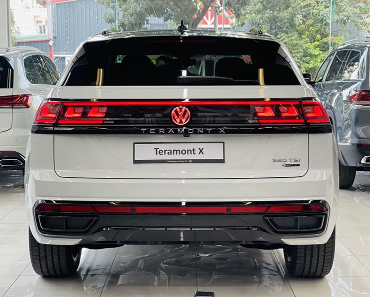 Volkswagen Teramont X bất ngờ xuất hiện tại Việt Nam, giá dự đoán hơn 2 tỷ đồng - 4
